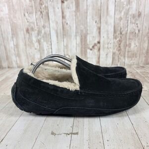 UGG Australia Men's‎ Black Suede Sheepskin Lined Moccasin Slippers Size 11